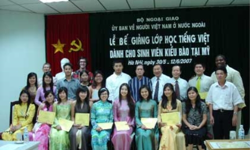 50 năm công tác đối với người Việt Nam ở nước ngoài - những bài học kinh nghiệm