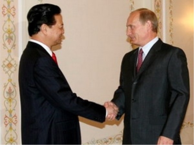 Thủ tướng Nguyễn Tấn Dũng và Thủ tướng Nga Putin.