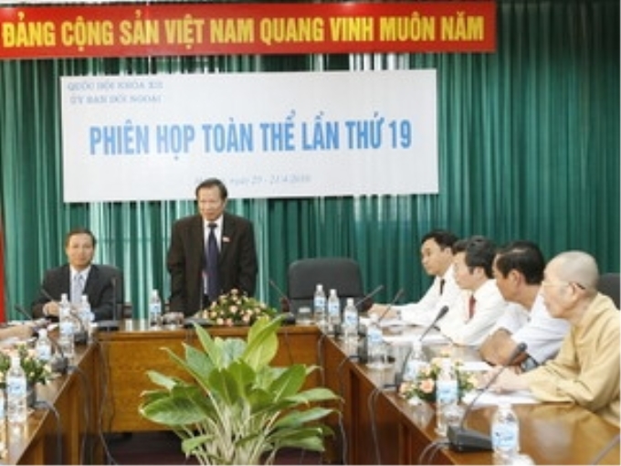 Chủ nhiệm Ủy ban Đối ngoại của Quốc hội Nguyễn Văn Son phát biểu khai mạc phiên họp. (Ảnh: TTXVN)