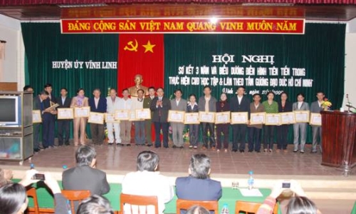 Vĩnh Linh: Biểu dương nhiều tập thể và cá nhân điển hình trong thực hiện Cuộc vận động