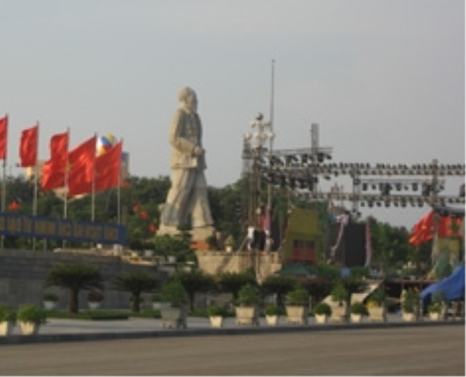 Quảng trường Hồ Chí Minh - TP.Vinh