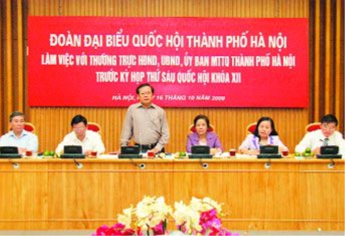 Bí thư Thành ủy Phạm Quang Nghị phát biểu tại buổi làm việc giữa Đoàn đại biểu Quốc hội TP Hà Nội với Thường trực HĐND, UBND, UB MTTQ Việt Nam TP Hà Nội. Ảnh: Bá Hoạt